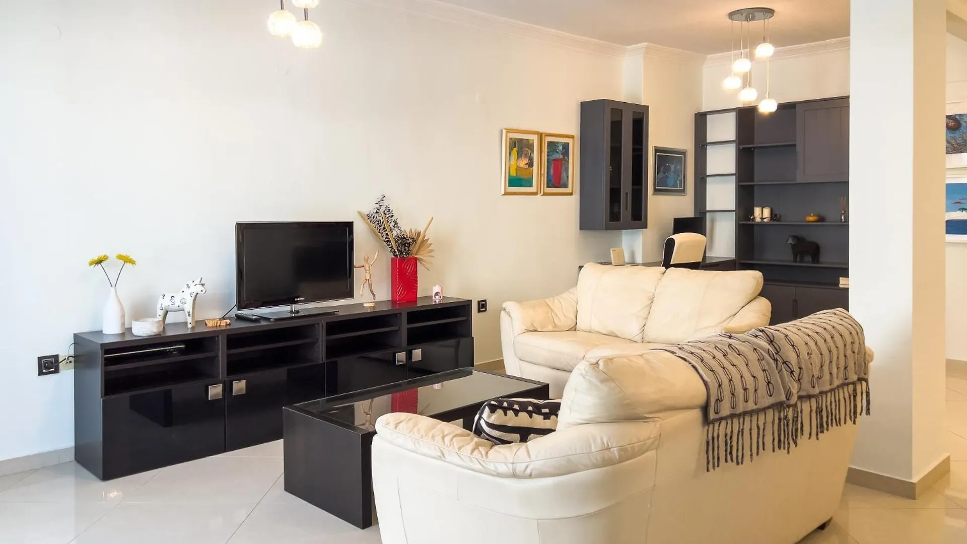 Homevision - Red - Prime Location Thessaloniki Greece