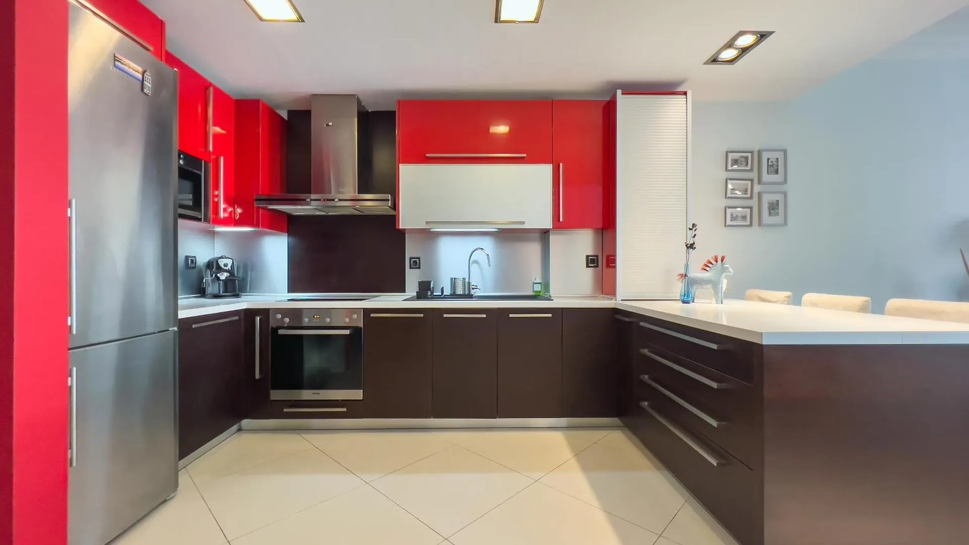 Homevision - Red - Prime Location Thessaloniki