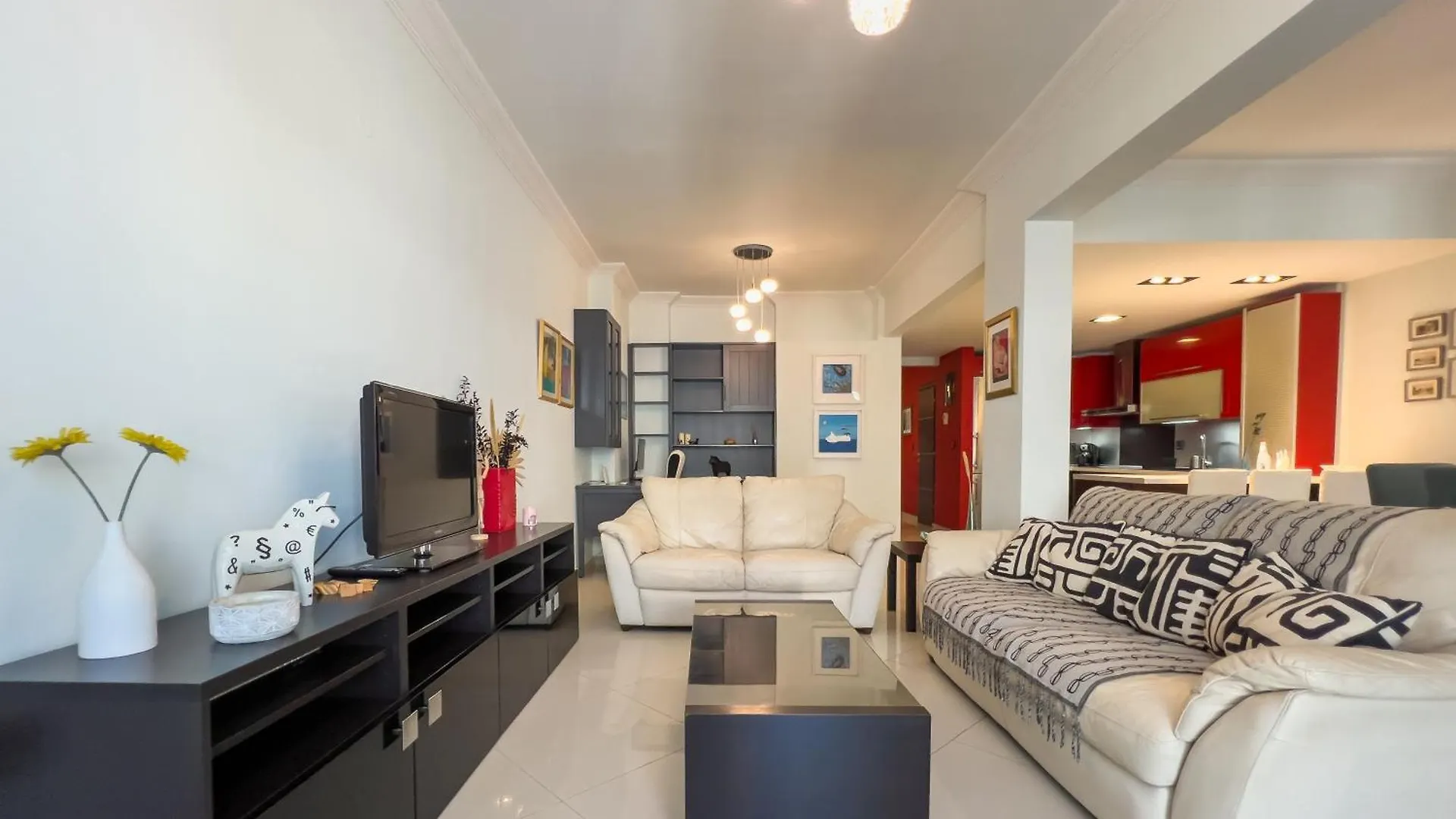Homevision - Red - Prime Location Thessaloniki 0*,  Greece