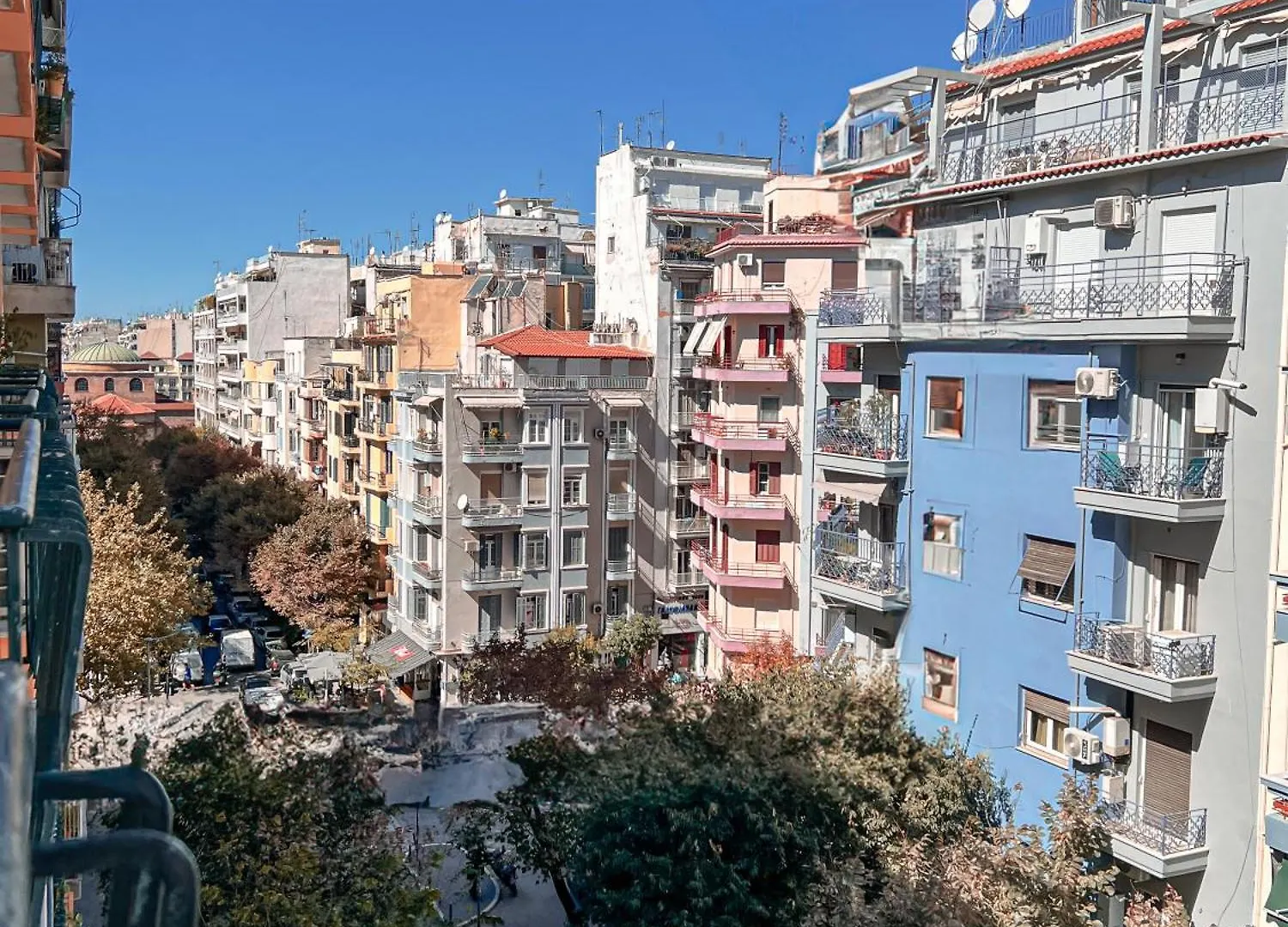 Homevision - Red - Prime Location Thessaloniki 0*,  Greece